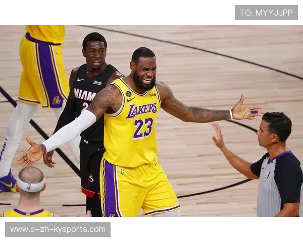 _湖人队展现拼搏精神，实现反弹_，湖人队训练视频2020