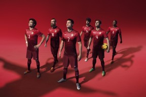 “亚戈·卡尔曼的传球与组织能力，成为阿根廷美洲狮队的战术核心”