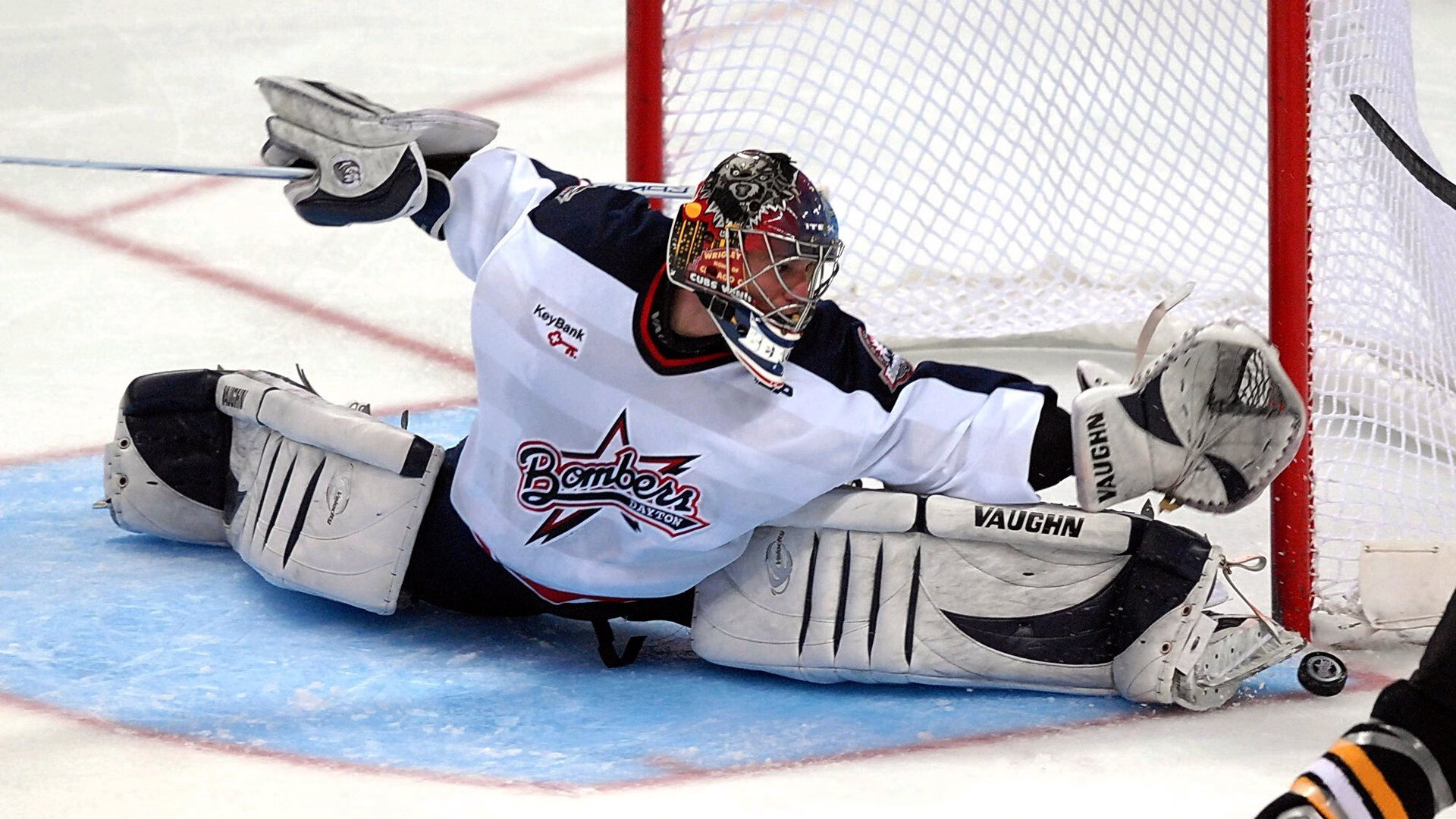 勇士三分狂潮库里统治全场，库里38分勇士双杀