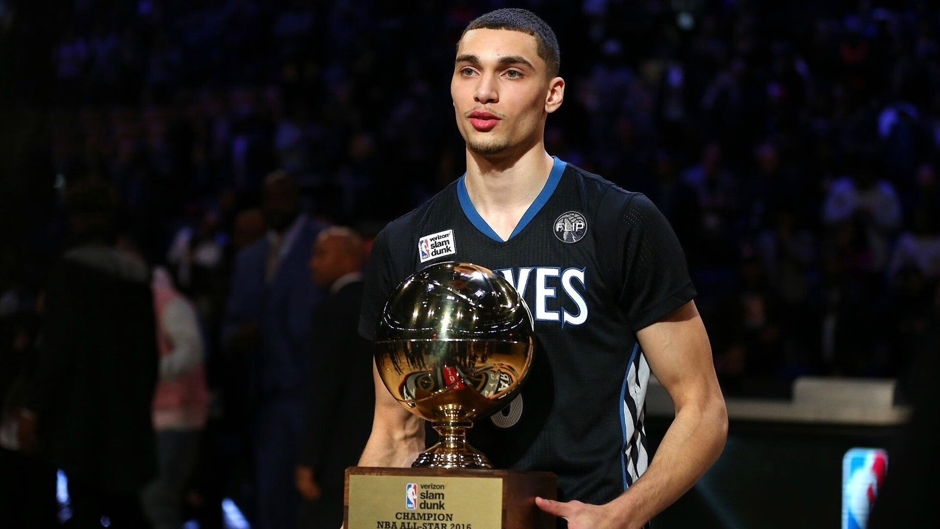 CBA球员用实力赢得球迷喝彩，cba球员用实力赢得球迷喝彩的是谁